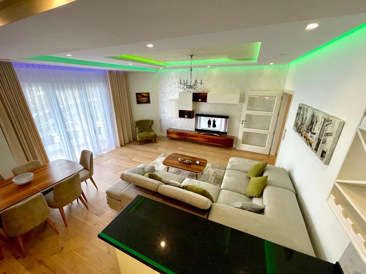 Queen'S Luxury Apartments Lake Тирана Екстериор снимка